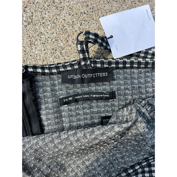New Urban Outfitters Jumpsuit Women Size XS Black White Gingham Sleeveless Zip - Picture 4 of 7